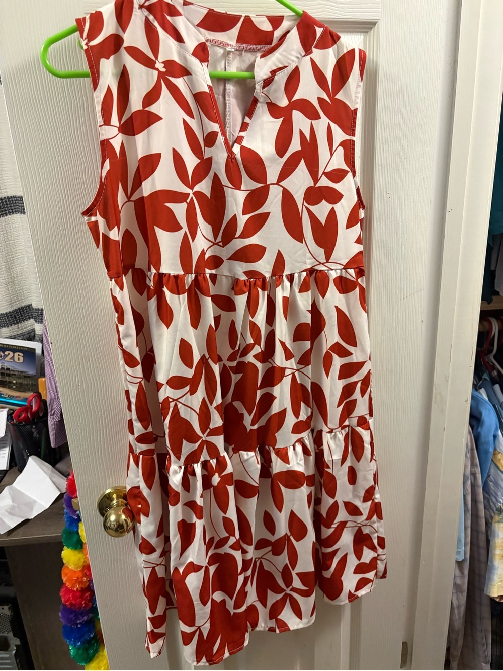Ladies Leaf Print Sleeveless Tiered Dress